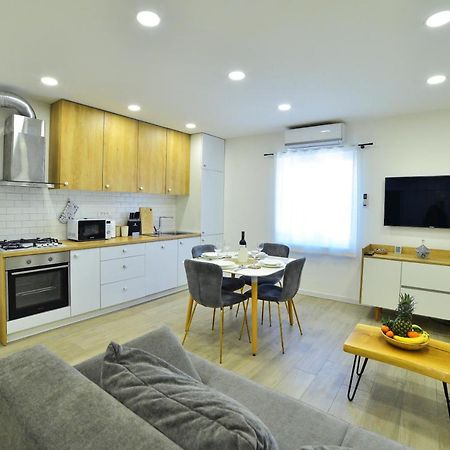 Apartment Maris Sinj Bagian luar foto
