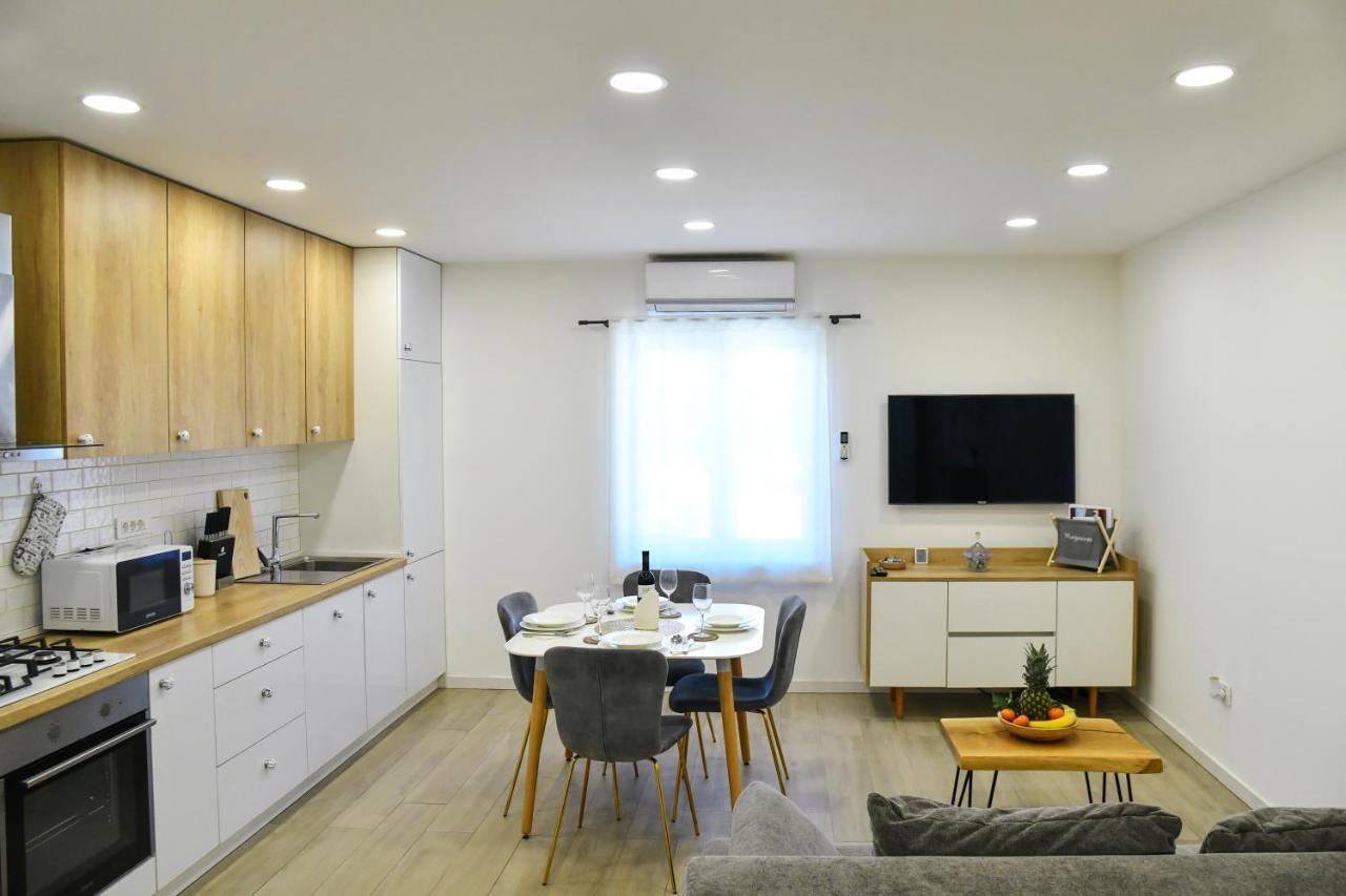 Apartment Maris Sinj Bagian luar foto