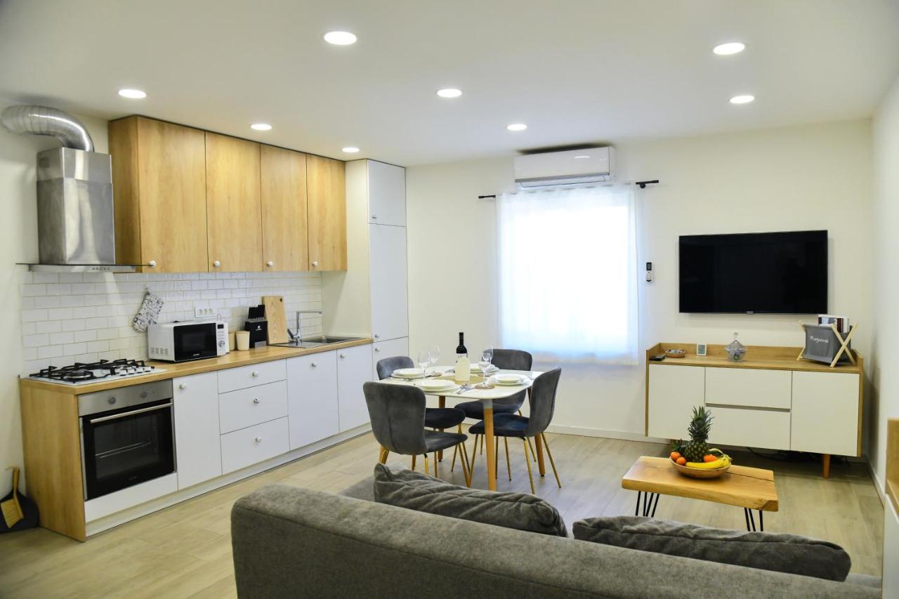 Apartment Maris Sinj Bagian luar foto